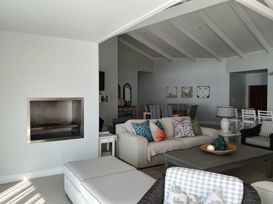 6 Bedroom Property for Sale in Wavecrest Eastern Cape
